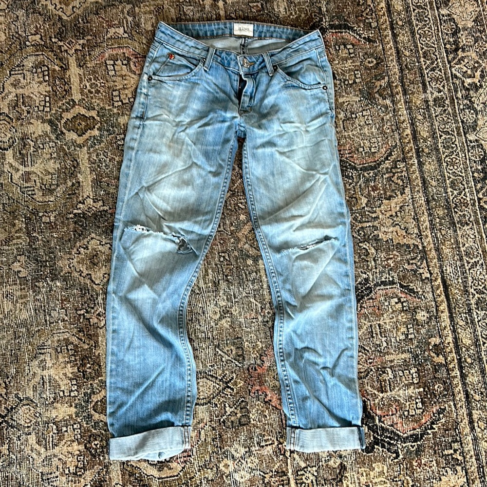Hudson Sz 24 cropped ripped jeans